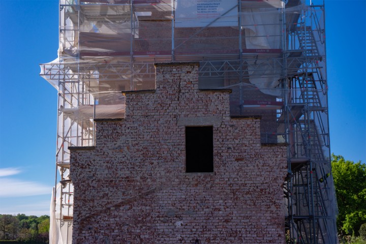 Einem Geheimnis auf der Spur – Die Sanierung des „Spanischen Turms“ Einem Geheimnis auf der Spur – Die Sanierung des „Spanischen Turms“