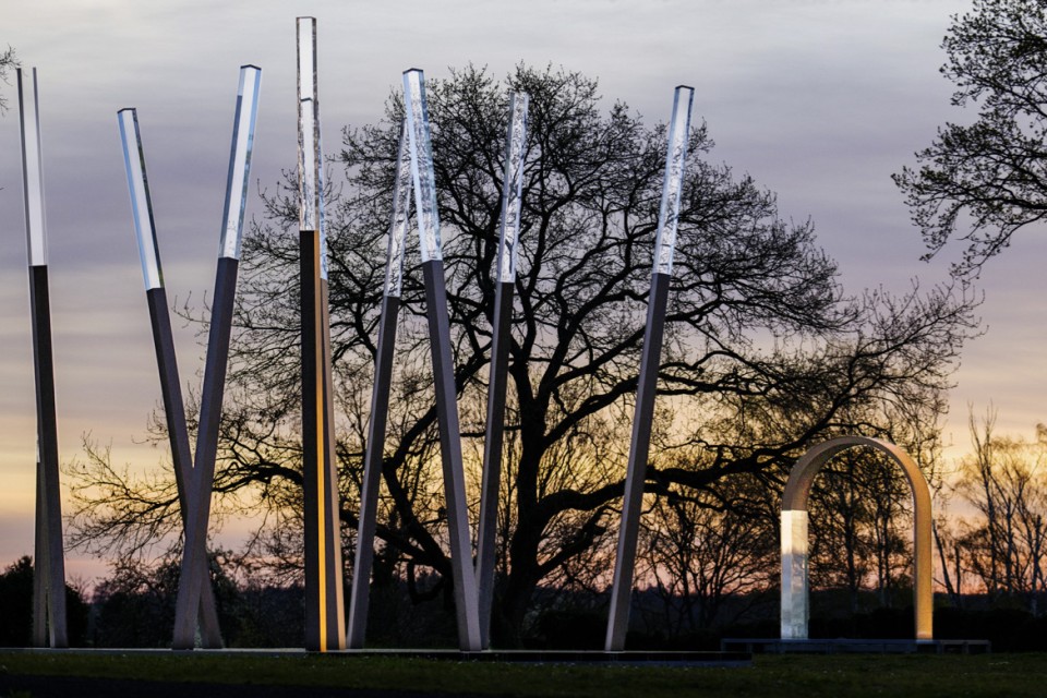VERA R&Ouml;HM licht zeit raum. Ausstellung im Skulpturengarten Spanischer Turm